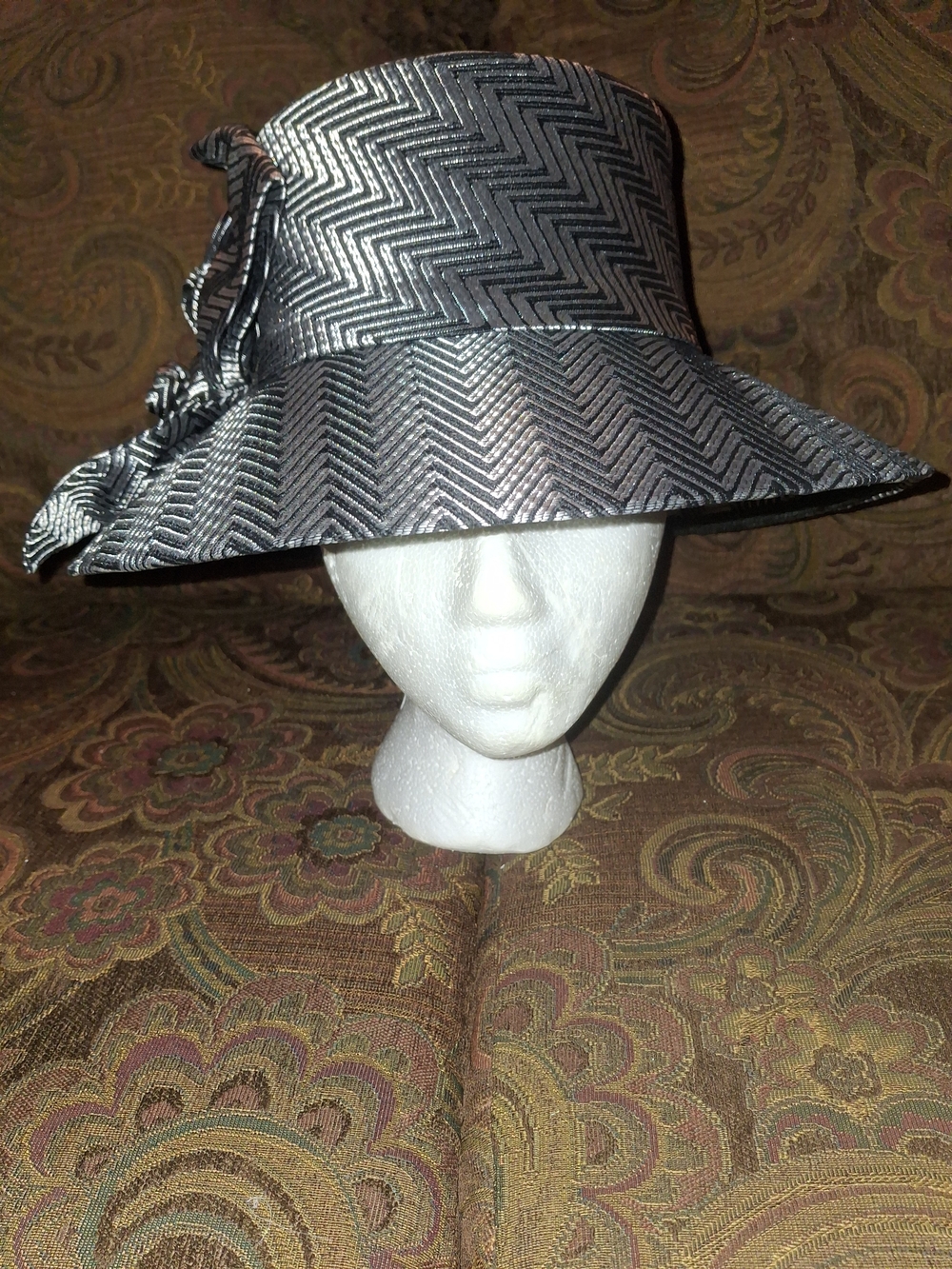 TERRAMINA Women’s Silver Chevron Sun Hat with Side Bow